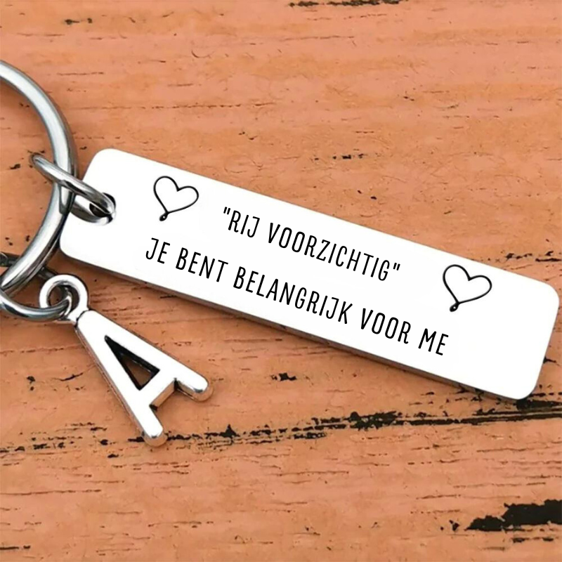 LYNN & CO | 'Rij voorzichtig' - Sleutelhanger voor iemand van wie je houdt!
