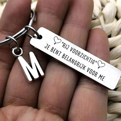 LYNN & CO | 'Rij voorzichtig' - Sleutelhanger voor iemand van wie je houdt!