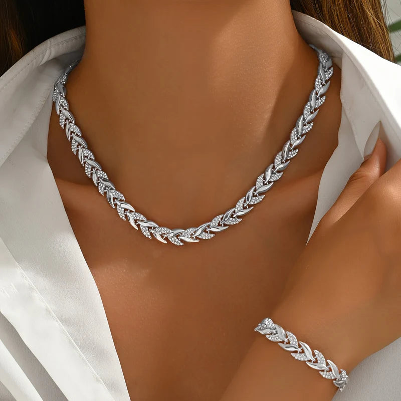Selena™ | Stylish Fishtail Necklace Set