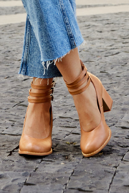 Brenith™ | Buckled Block Sandals